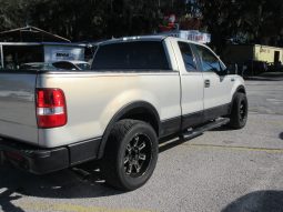 
										2006 Ford f -150 Lariat Beige full									
