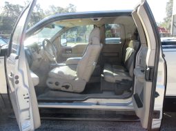
										2006 Ford f -150 Lariat Beige full									